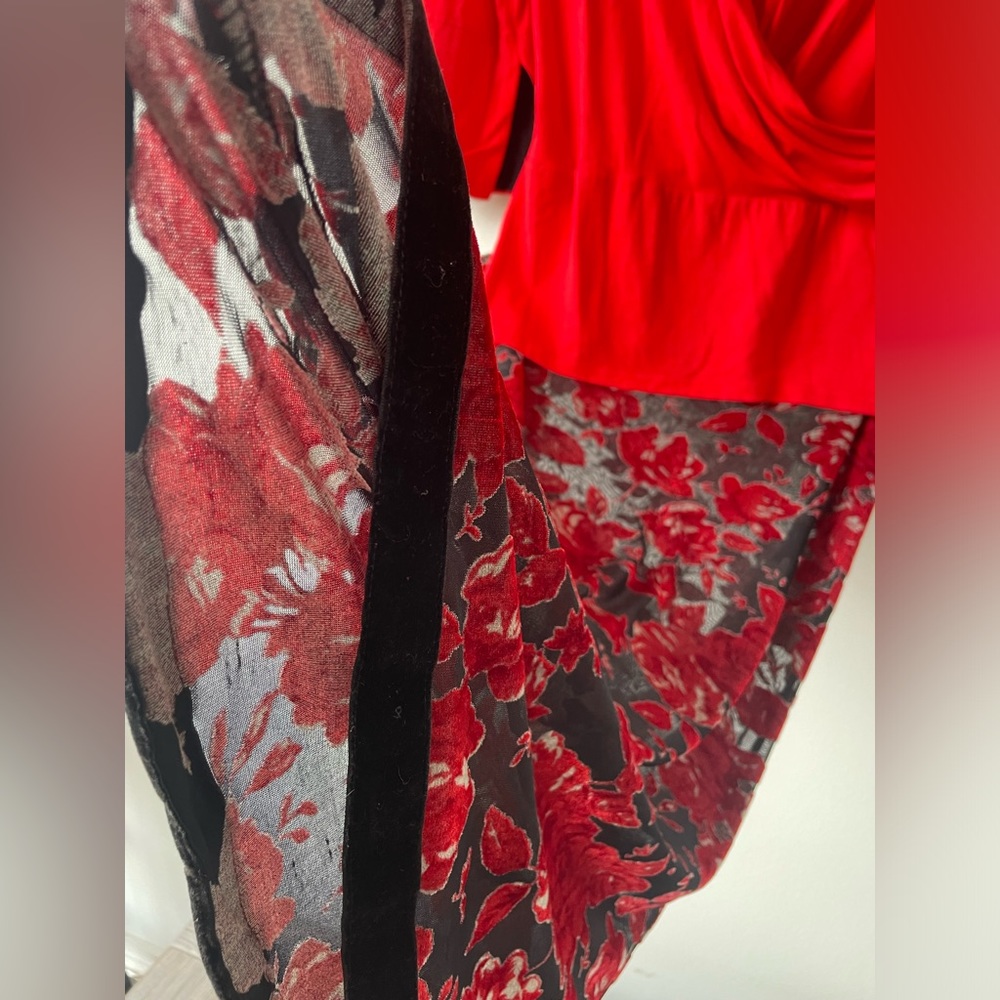 Vintage midi skirt and blouse ensemble—Made in France 🇫🇷